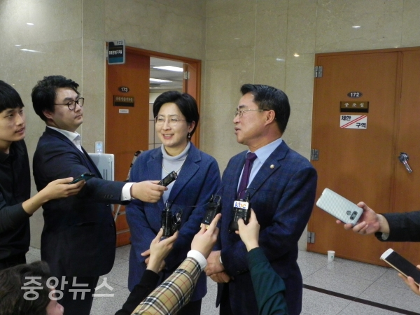 박주현 의원은 국민의당 유권자의 뜻을 져버렸다고 통합신당을 비판했다. (사진=박효영 기자)