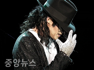 팝의 황제 마이클잭슨(Michael Jackson)의 헌정 내한공연이 탄생 60주년(2018년 8월29일)을 맞이하는 올 여름, 서울 리버사이드 호텔 7층 콘서트 홀에서 게최된다.