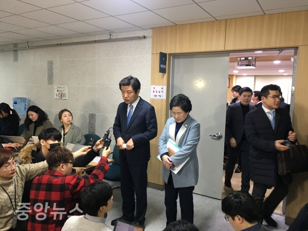 통추위가 끝나고 결과를 발표하는 유의동 의원. (사진=박효영 기자)