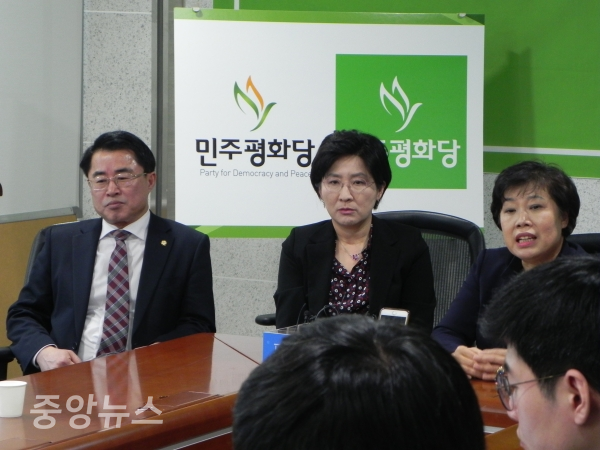박 의원은 민평당에 대북 전문가가 있다며 안보 정책의 전문성을 어필했다. (사진=박효영 기자)