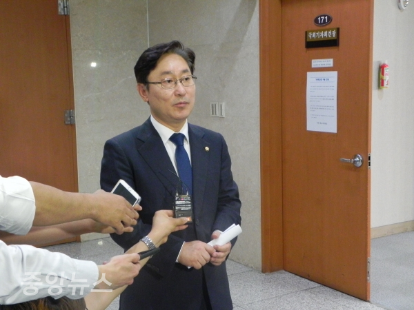 박 의원은 컨벤션 효과 차원의 전당대회 흥행이 필요하다고 강조했다. (사진=박효영 기자)