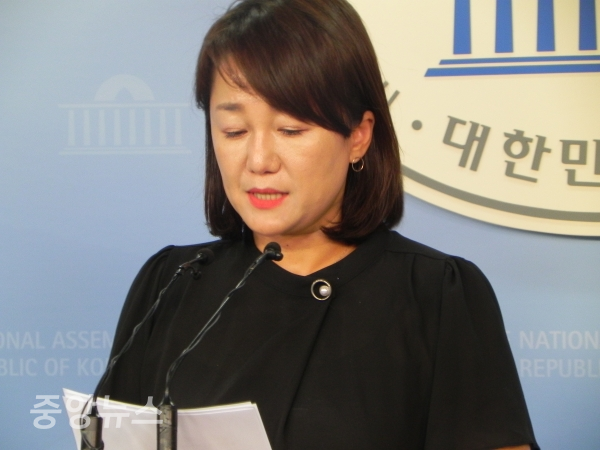이 대변인은 사법농단 의혹과 관련 결국 한국당이 큰 흐름에 따라올 수밖에 없을 것이라고 강조했다. (사진=박효영 기자)