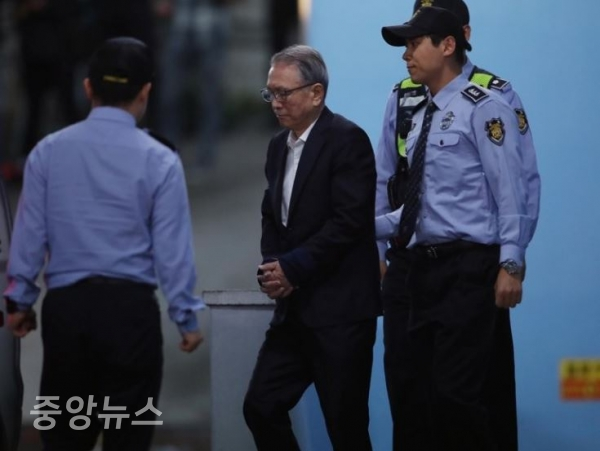 김기춘 전 비서실장이 다시 감옥으로 가고 있다. (사진=연합뉴스 제공)