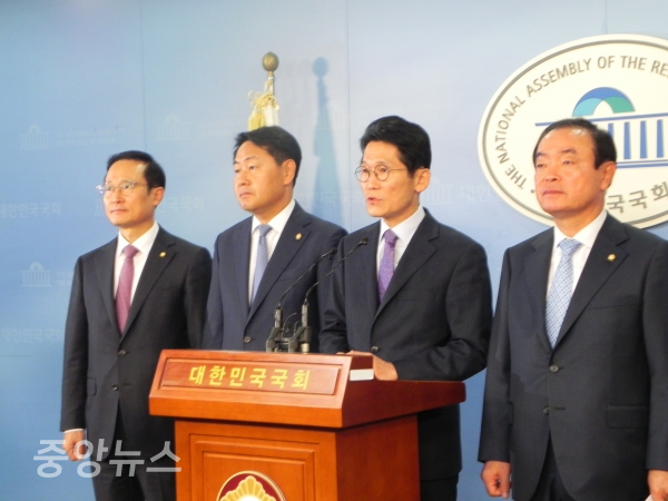 4당의 압박에 한국당이 어떻게 대응할지 주목된다. (사진=박효영 기자)