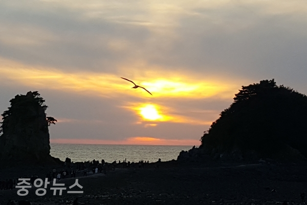 서해안 최고의 낙조를 자랑하는 충남 태안군 꽃지해변(사진=신현지 기자)