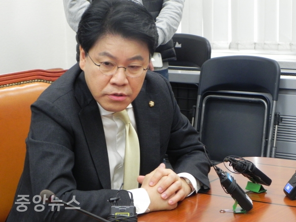 장제원 의원은 선거제도 개혁에 대한 한국당의 입장을 대변해야 한다. (사진=박효영 기자)