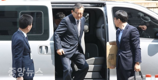 김씨는 16일 13시 서울중앙지법에서 열린 구속영장실질심사에 출석했다. (사진=연합뉴스 제공)