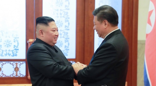 김정은 북한 국무위원장이 북중 수교 70주년을 맞아 10월에 중국을 방문할지에 대한 관심이 쏠리고 있다.
