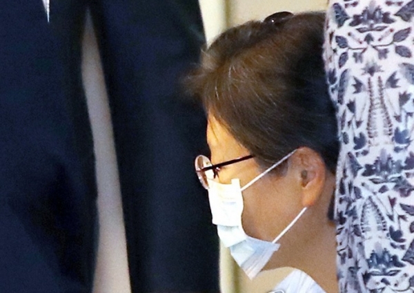 박근혜(67) 전 대통령이 구속 900일 만에 처음으로 오늘(16일) 어깨수술을 위해 외부 병원에 입원했다.