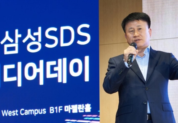 이재철 삼성SDS 스마트팩토리사업부장 전무가 28일 서울 송파구 삼성SDS 잠실캠퍼스에서 열린 '삼성SDS 인텔리전트팩토리 미디어데이' 행사에 참석해 '삼성SDS 인텔리전트 팩토리 사업전략'에 대해 소개하고 있다. 2018.8.28 [삼성SDS 제공]