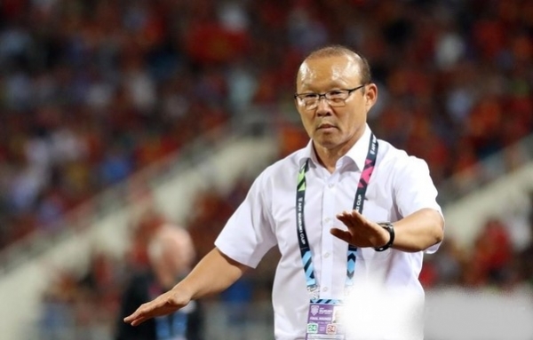 베트남 축구가 '박항서' 감독으로 인해 활짝 웃었다.