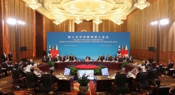 비즈니스 서밋은 '대한상공회의소'· '중국국제무역촉진위원회'· '일본경제단체연합회' 등 한중일 경제인들이 주최했다.