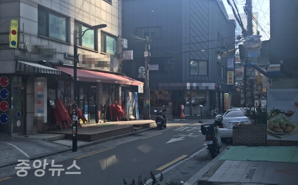 지난 22일 토요일 오후, 한산한 성동구의 한 음식점 거리 (사진=우정호 기자)