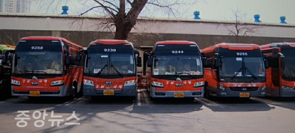 정부 지원 정책에 다시 한 번 죽는다는 전세버스 업계의 통곡(사진=윤장섭 기자)