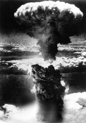 세계인들은 원자폭탄 하면 ‘죽음의 버섯 구름’을 떠올린다.(사진=연합)