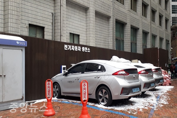 서울시는  전기택시 지원사업에 참여할 택시사업자를 모집한다 (사진=신현지 기자)