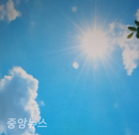 월요일인 오늘(22일)은 서울의 한낮 기온이 최고 35도까지 오르며 여름으로 들어서는 길목에서 가장 더운 날씨를 보이겠다.(사진=중앙뉴스 DB)