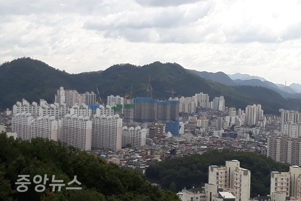 서울시 시 소재 주택(50%)과 토지에 대한 재산세 납부가 오는 16일부터 10월5일까지 실시된다(사진=중앙뉴스DB)