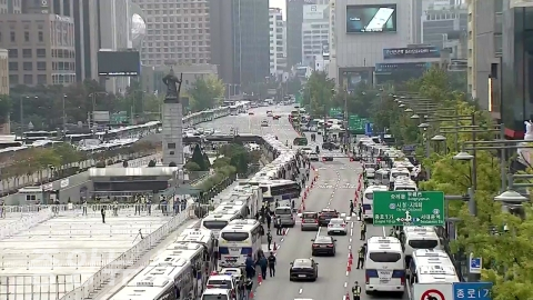 경찰은 이날 서울 시내 진입로 90곳에 검문소를 설치하고 도심으로 들어오는 차량을 점검 중이다.(사진=YTN방송 캡처)