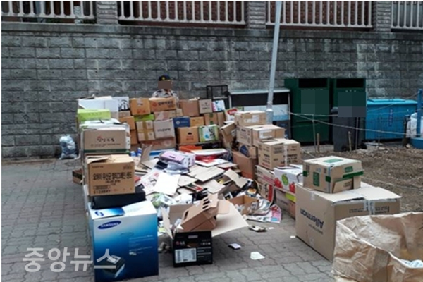 수도권 지역 공동주택의 재활용품 수거 장면(사진=중앙뉴스DB)