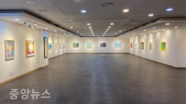 '가을 33人의 메세지 에꼴 그룹展’이 종로구에 위치한 '인사아트프라자갤러리' 3층 특별관에서 개최된다.(사진='인사아트프라자갤러리')