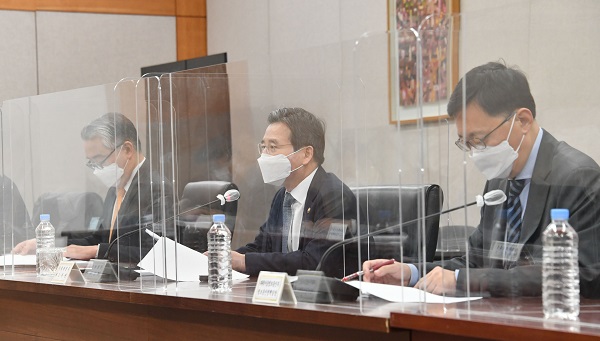 김용범 기획재정부 차관이 한국판뉴딜 점검 TF회의’를 주재 하고 있다. (사진=기획재정부)