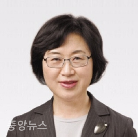 사진=신임 여성부 장관 후보자 정영애(청와대)