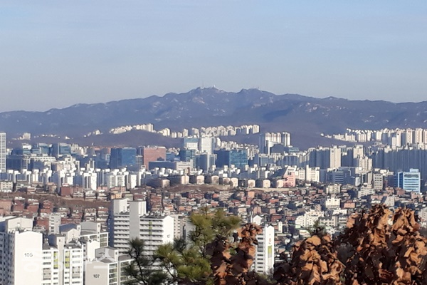 ‘서울시민 공공갈등 인식조사’에서 시민들은 공공갈등의 주 원인으로 주택과경제분야를 가장 많이 꼽았다 (사진=신현지 기자)