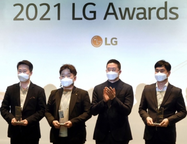 LG그룹은 제품·서비스 혁신으로 고객 가치를 창출한 성과에 대해 시상하는 ‘LG 어워즈’를 개최했다고 31일 밝혔다. (사진=LG그룹)