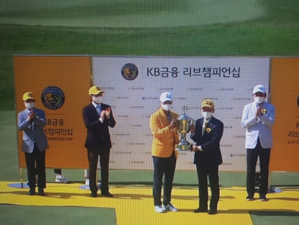 KPGA  코리안투어, KB금융 리브챔피언십에서 문경준 프로가 우승을 차지했다.(사진=JTBC골프 방송캡쳐)