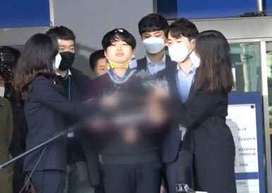 성착취 영상물을 제작·유포한 텔레그램 '박사방' 운영자 조주빈이 항소심에서 감형받았다.(사진=JTBC방송 캡쳐)