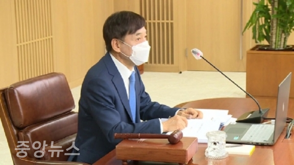 이주열 한국은행 총재가 11일 연내 기준금리 인상 가능성을 시사했다.(사진=중앙뉴스 DB)
