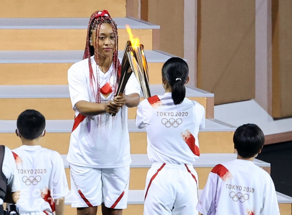 "2020 도쿄올림픽의 시작을 알리는 성화를 밝힌 주인공은 여자 테니스 스타 오사카 나오미(24·일본)였다." (사진=도쿄올림픽 공동취재단)