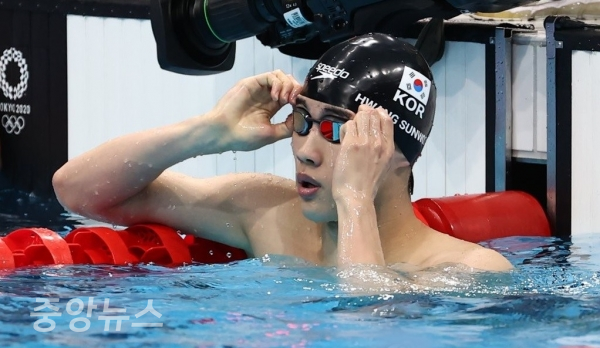 한국 수영의 기대를 한몸에 받고있는 황선우(18·서울체고)선수가 첫 출전한 올림픽 무대에서 결승에 올랐다.(사진=연합)