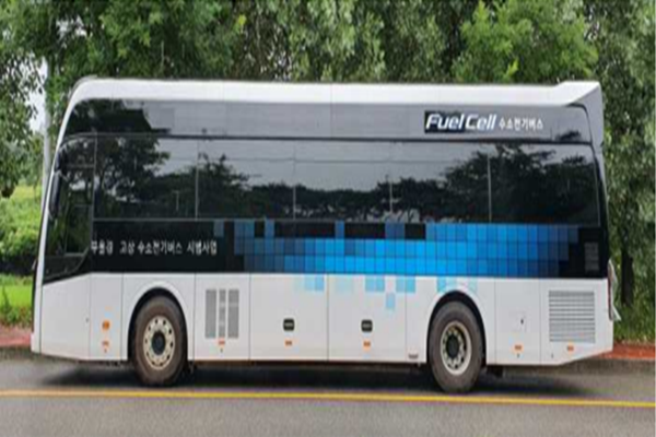 12일부터 부·울·경 시외·통근·셔틀버스 노선에서 시범 운행될 예정인 ‘유니버스 FCEV’  (사진=환경부)