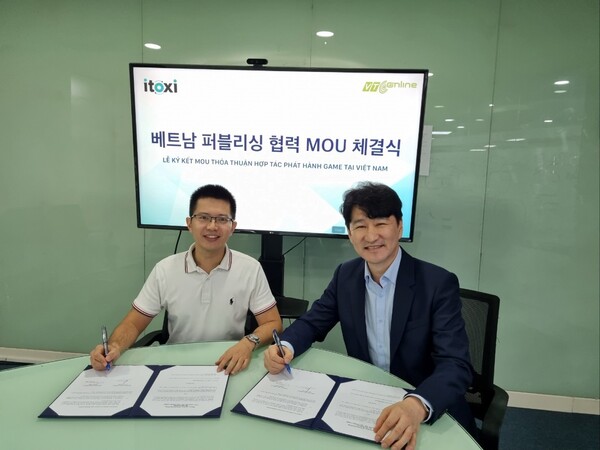 (좌측부터) VTC 온라인 CEO 레 비엣 호아와 아이톡시 전봉규 대표 (제공=아이톡시)