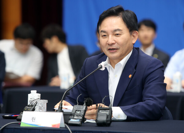 발언하는 원히롱 국토교통부 장관.(사진=연합뉴스)