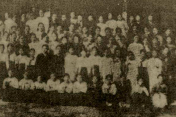 1910년 통영예기조합 조합원들의 단체 사진 (사진=국가보훈부)
