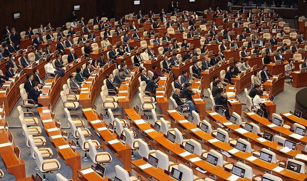 9일 국회 본회의에서 국민회의 의원들이 퇴장을 한 가운데, 야당 단독으로 노란봉투법과 방송3법 통과됐다. (사진=연합뉴스 제공)