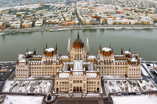 부다페스트의 대표 랜드마크인 헝가리 국회의사당의 겨울 전경 (제공=헝가리 관광청)