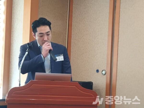 이종주 나우로보틱스 대표가 17일 IPO 간담회에서 상장 후 사업 전략에 대해 발언하고 있다(사진=신현지 기자)