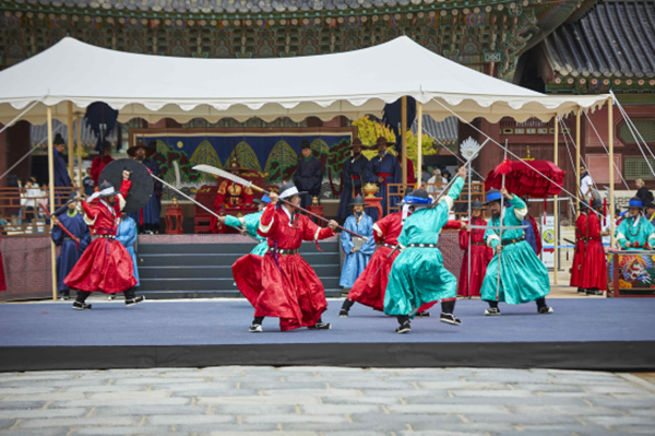 2024년 궁궐 호위군 사열의식 첩종 행사 (사진=국가유산청)