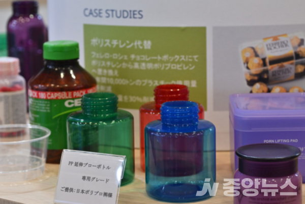 사진: 11월 일본 도쿄에서 열린 ‘고기능 소재 위크 도쿄 2025’ 전시 제품/기술