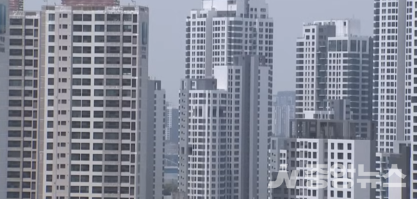 지난달 서울 아파트 매매 가격이 5년여 만에 가장 큰 폭으로 상승했다.